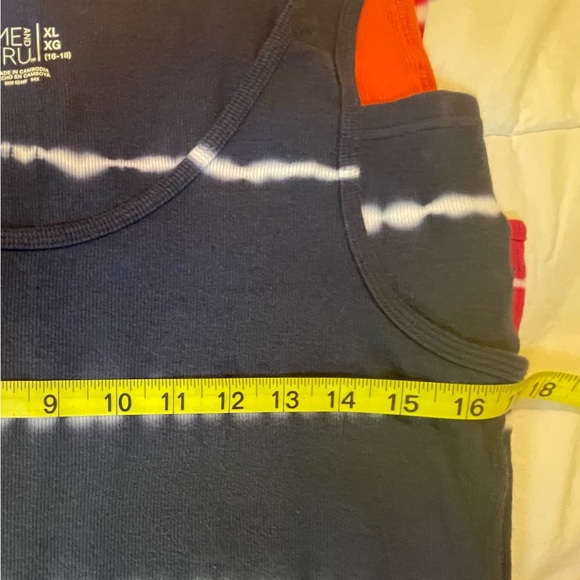 Bundle of 3 Tie-Dye Tanks. XL & XXL. Cotton/Modal/Spandex - Picture 10 of 12